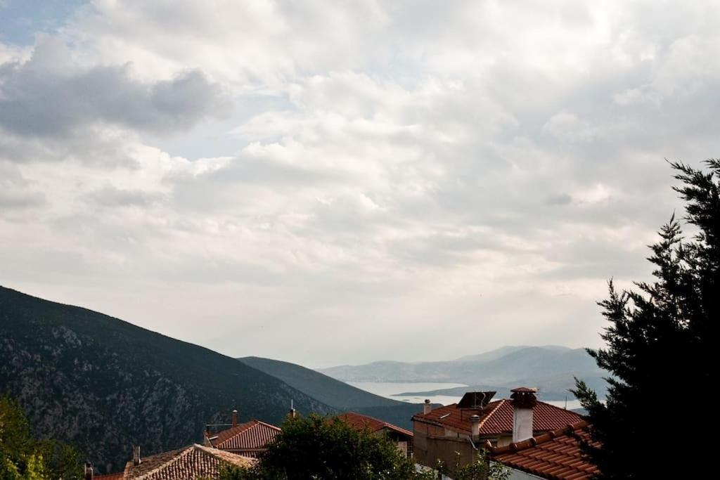 House In Delphi Exterior photo